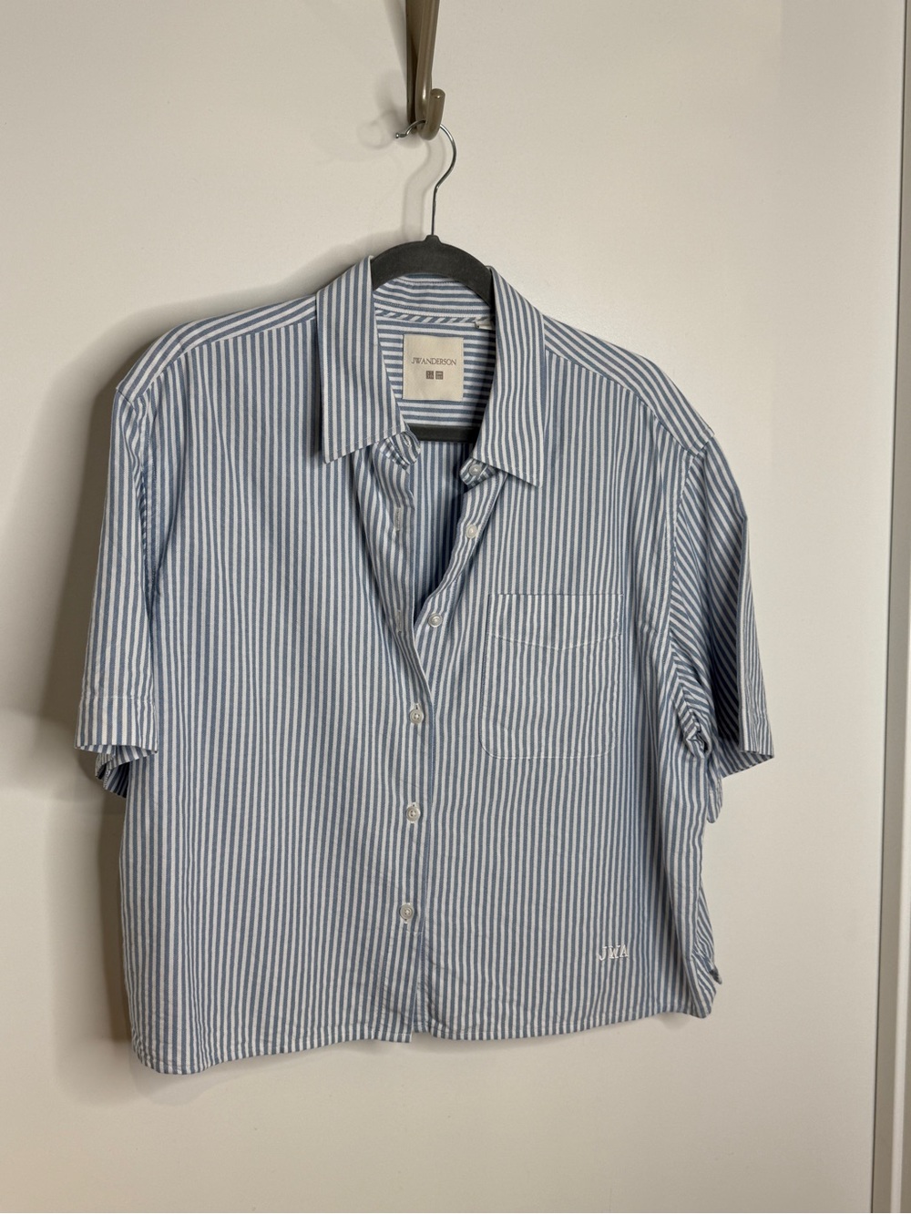 Uniqlo Light Blue and White Vertical Stripe Short-Sleeve Button-Down Shirt